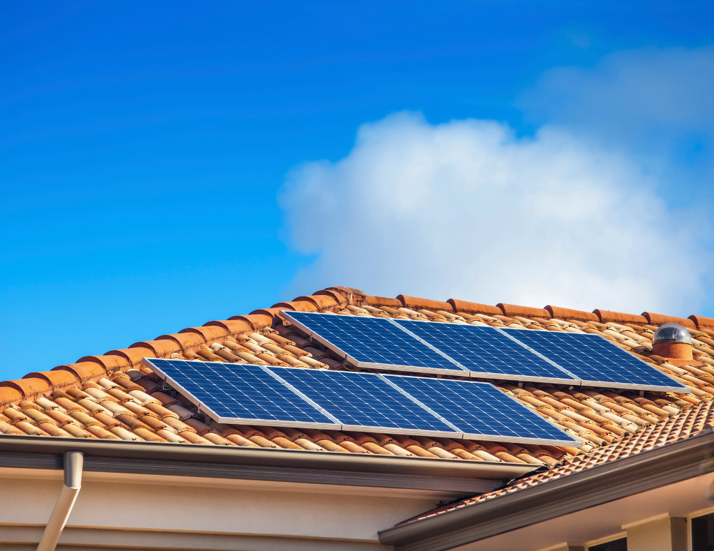 Toiture avec panneaux photovoltaïques